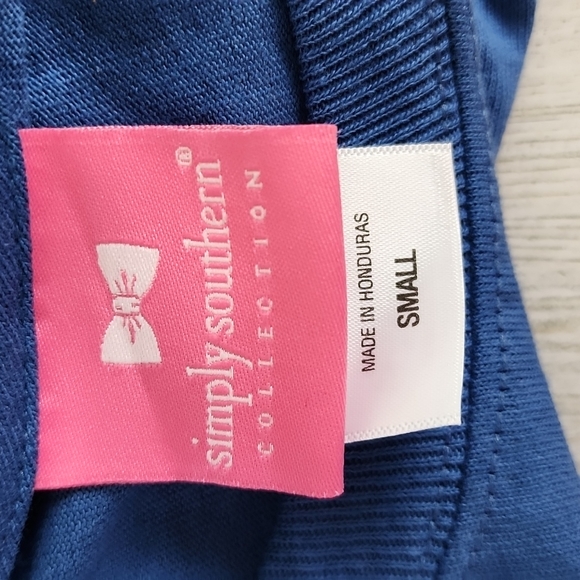 Simply Southern slate blue long sleeve tshirt, sisters are like cacti Size Small - Picture 6 of 7